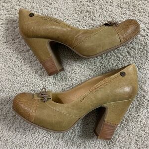 Women's GOLD BUTTON Beige Leather RETRO 40's Round Toe PUMPS Heels SHOES  40